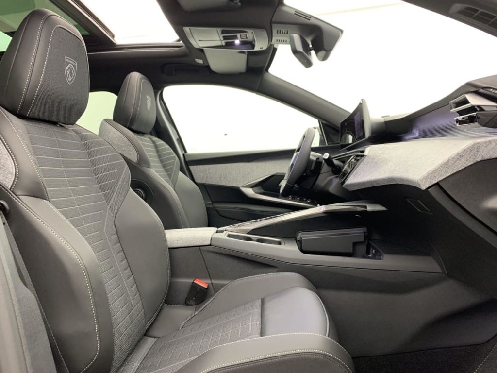 PEUGEOT 5008 Hybrid 145 e-DCS6 GT - ref: 1-381149 - Photo 10