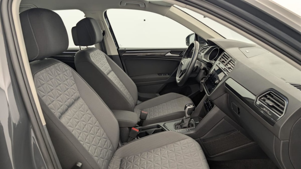 VOLKSWAGEN Tiguan 2.0 TDI 150ch DSG7 Life - ref: 1-381181 - Photo 9