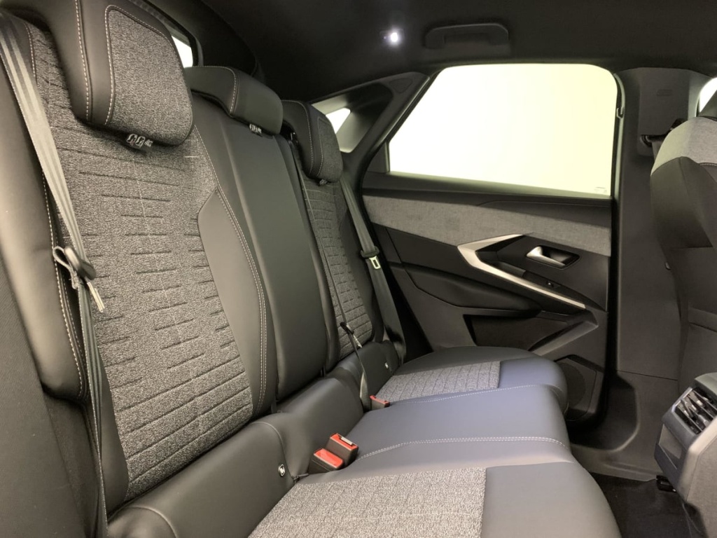 PEUGEOT 3008 Hybrid 145 e-DCS6 Allure - ref: 1-381337 - Photo 10