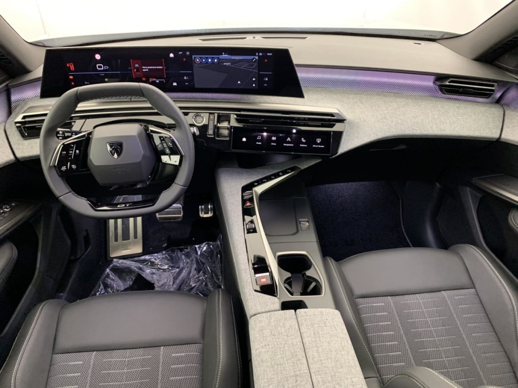 PEUGEOT 3008 Hybrid 145 e-DCS6 GT - ref: 1-381397 - Photo 13