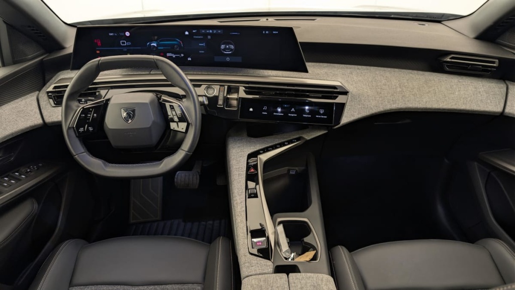 PEUGEOT 5008 Hybrid 136 e-DCS6 Allure - ref: 1-382010 - Photo 13