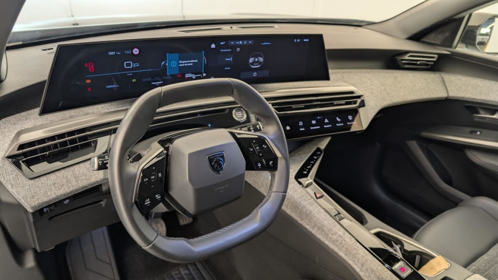 PEUGEOT 5008 Hybrid 136 e-DCS6 Allure - ref: 1-382010 - Photo 15