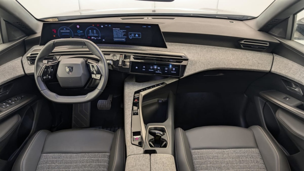 PEUGEOT 5008 HYBRID 145 CH E-DCS6 ALLURE - ref: 1-382162 - Photo 13