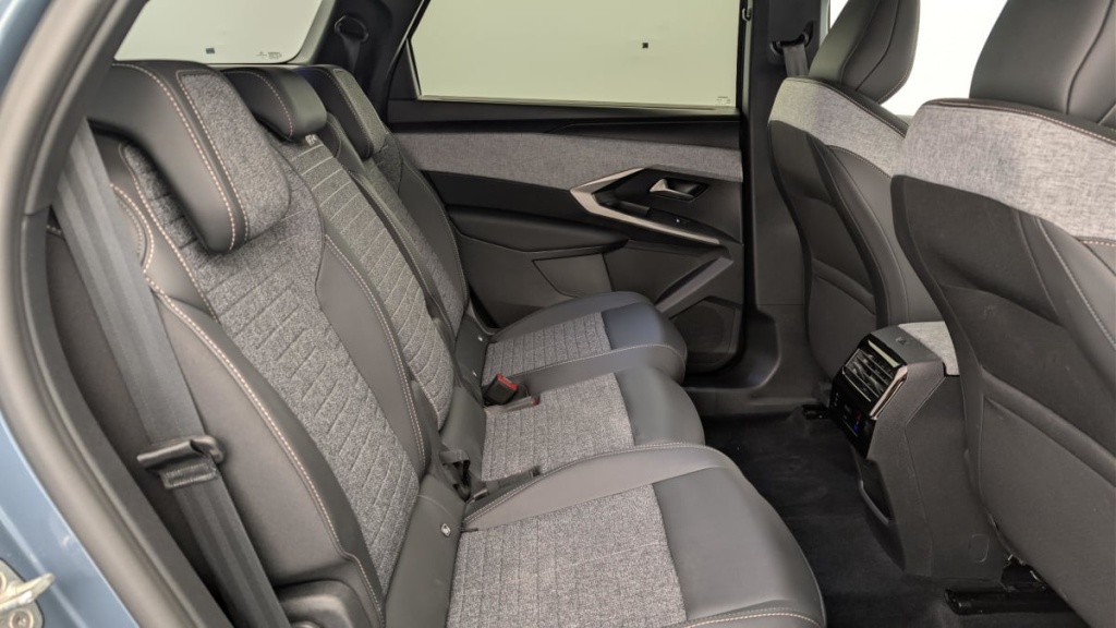 PEUGEOT 5008 HYBRID 145 CH E-DCS6 ALLURE - ref: 1-382333 - Photo 10