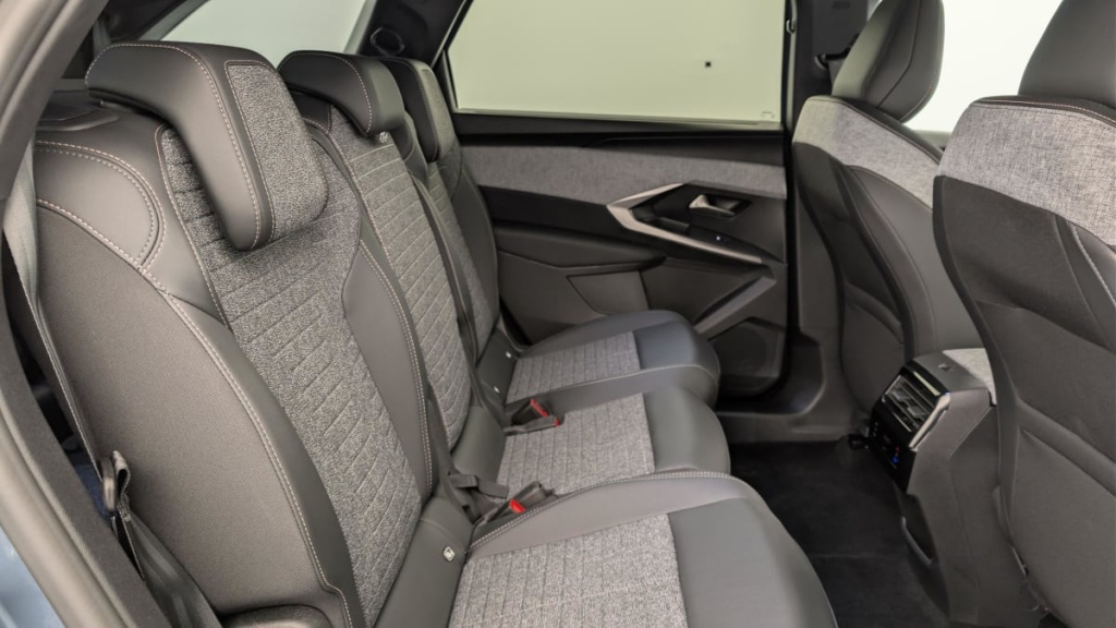 PEUGEOT 5008 HYBRID 145 CH E-DCS6 ALLURE - ref: 1-382335 - Photo 10