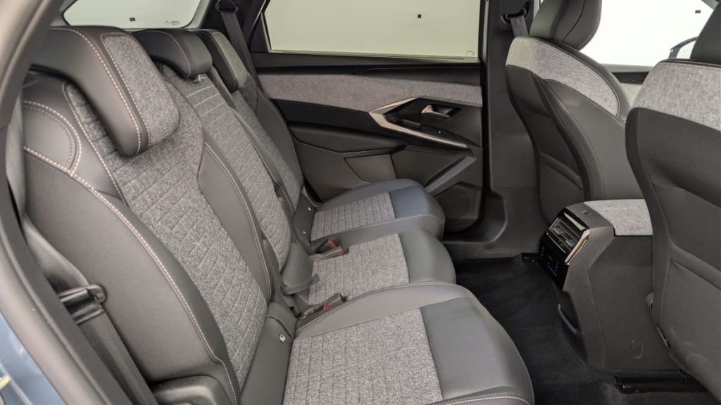 PEUGEOT 5008 HYBRID 145 CH E-DCS6 ALLURE - ref: 1-382337 - Photo 10