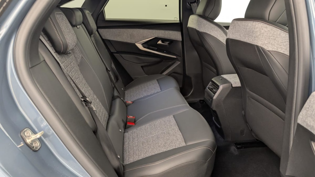 PEUGEOT 3008 Hybrid 145 e-DCS6 Allure - ref: 1-382505 - Photo 10