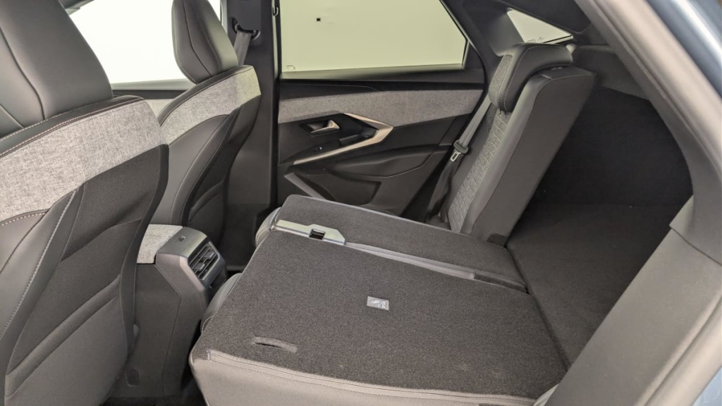 PEUGEOT 3008 Hybrid 145 e-DCS6 Allure - ref: 1-382505 - Photo 12