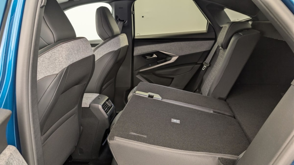 PEUGEOT 3008 Hybrid 145 e-DCS6 Allure - ref: 1-382616 - Photo 12