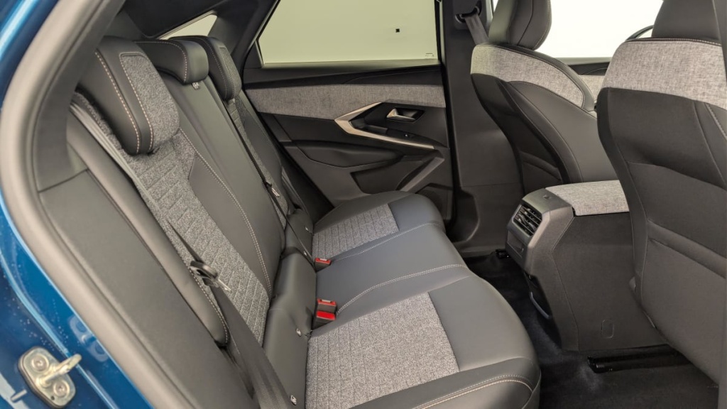 PEUGEOT 3008 Hybrid 145 e-DCS6 Allure - ref: 1-382730 - Photo 10