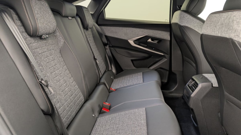 PEUGEOT 3008 Hybrid 145 e-DCS6 Allure - ref: 1-382921 - Photo 10