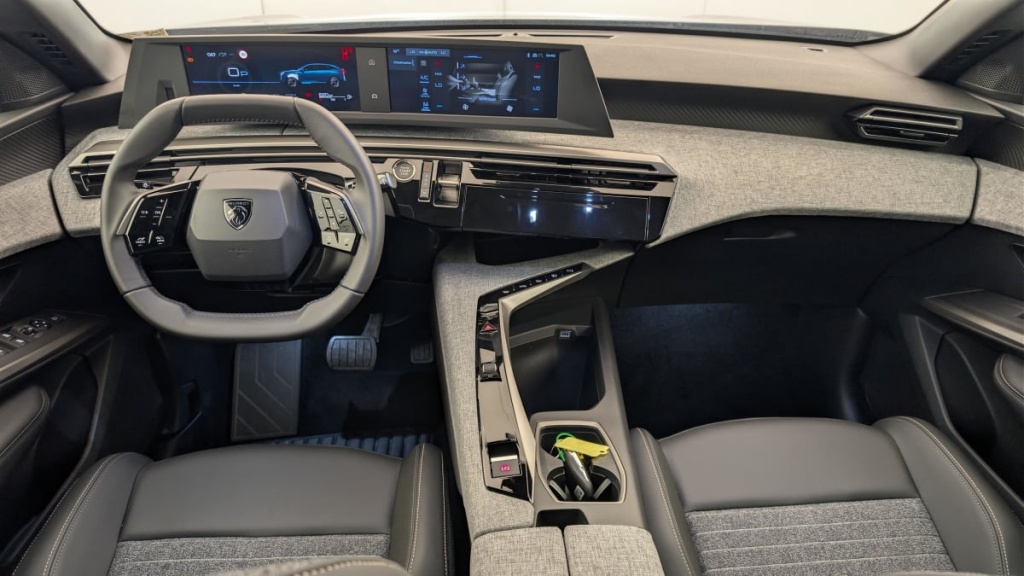 PEUGEOT 3008 Hybrid 145 e-DCS6 Allure - ref: 1-382921 - Photo 13