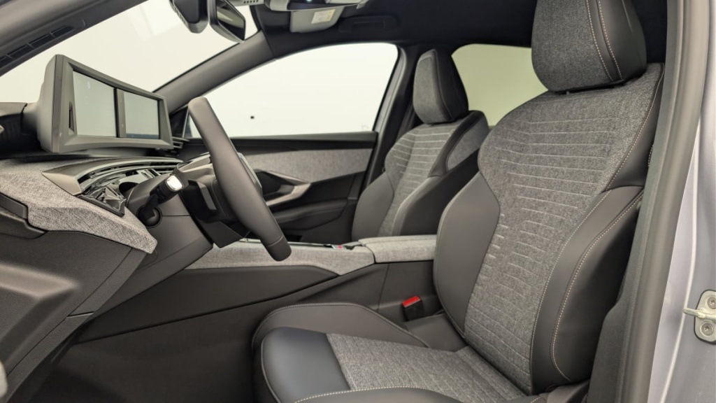 PEUGEOT 3008 Hybrid 145 e-DCS6 Allure - ref: 1-382921 - Photo 16