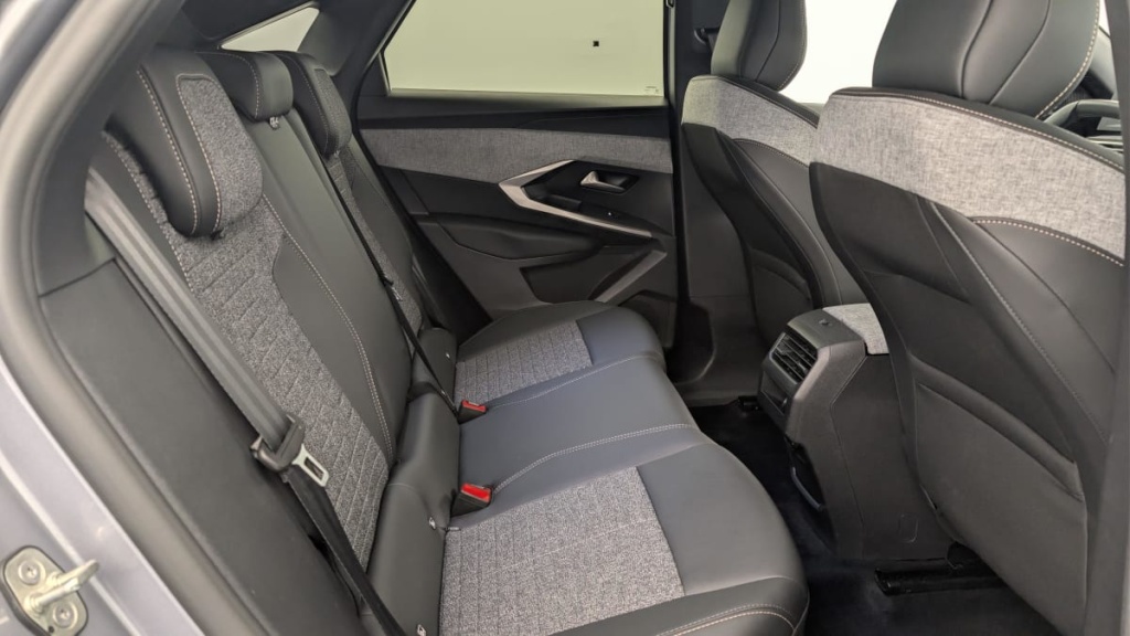 PEUGEOT 3008 Hybrid 145 e-DCS6 Allure - ref: 1-382922 - Photo 10