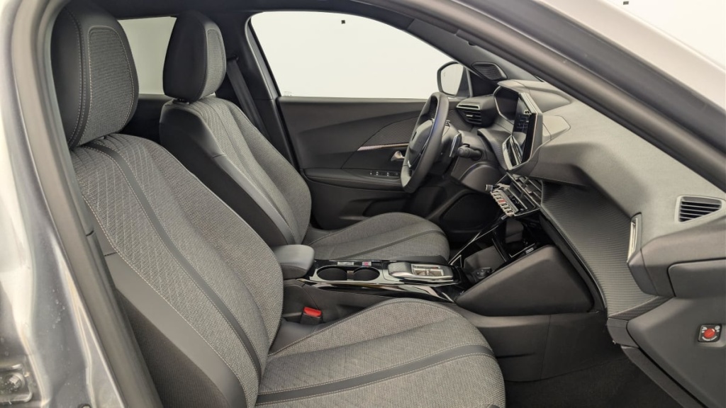 PEUGEOT 2008 Hybrid 145 e-DCS6 Allure - ref: 1-383008 - Photo 9