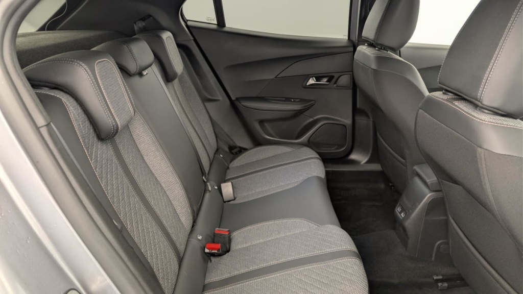 PEUGEOT 2008 Hybrid 145 e-DCS6 Allure - ref: 1-383010 - Photo 10