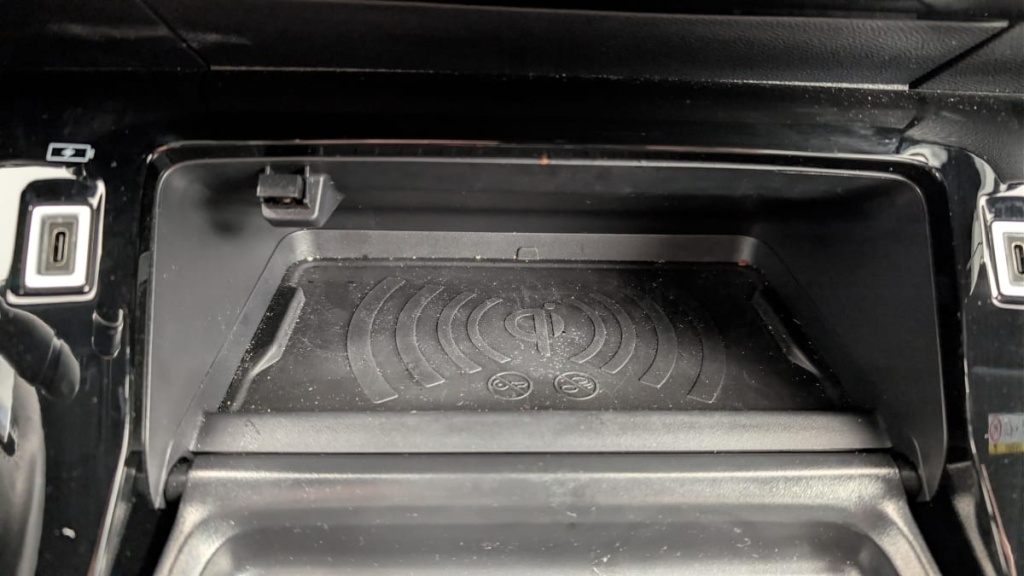 PEUGEOT 2008 Hybrid 145 e-DCS6 Allure - ref: 1-383010 - Photo 20