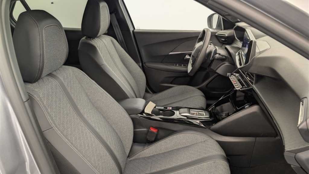 PEUGEOT 2008 Hybrid 145 e-DCS6 Allure - ref: 1-383010 - Photo 9