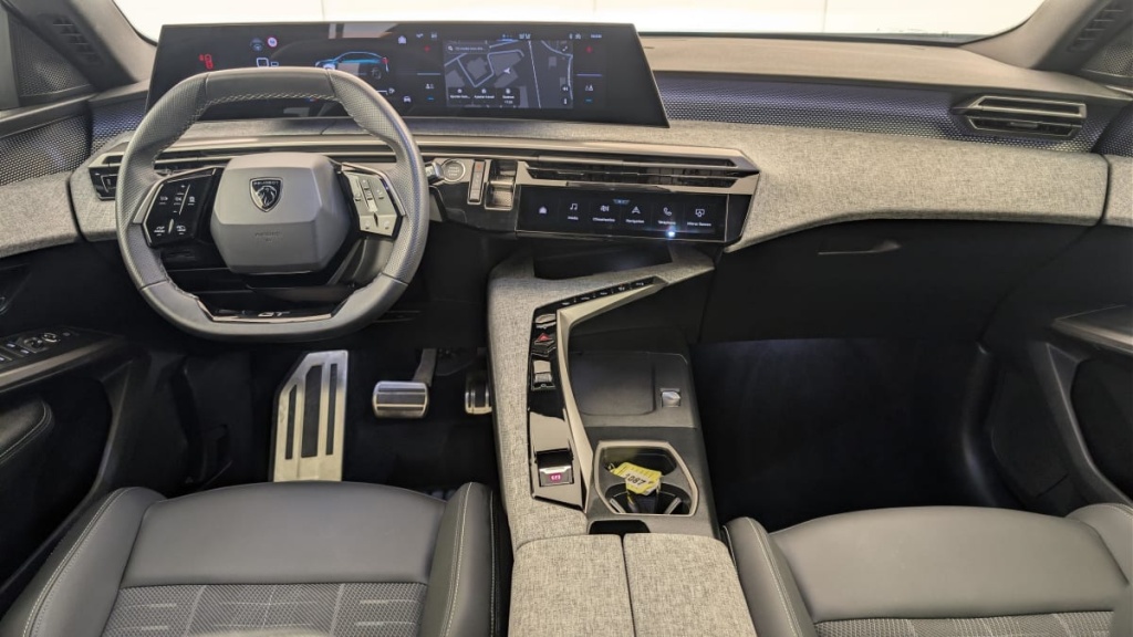 PEUGEOT 3008 Hybrid 145 e-DCS6 GT - ref: 1-383080 - Photo 13