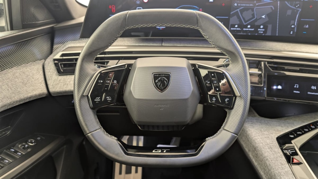 PEUGEOT 3008 Hybrid 145 e-DCS6 GT - ref: 1-383080 - Photo 14