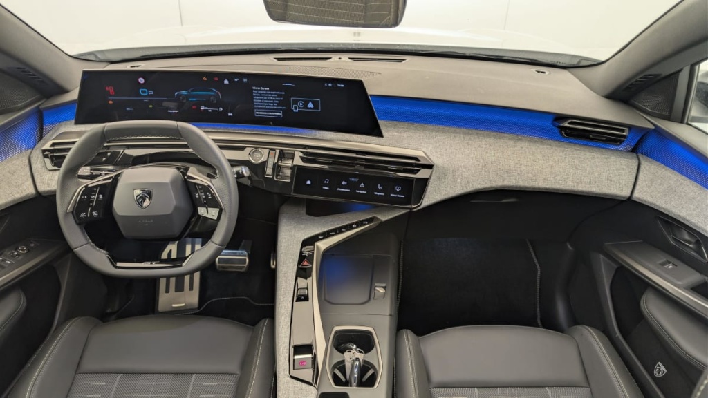 PEUGEOT 5008 Hybrid 145 e-DCS6 GT - ref: 1-383420 - Photo 13