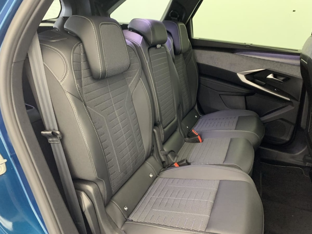 PEUGEOT 5008 Hybrid 145 e-DCS6 GT - ref: 1-383421 - Photo 10