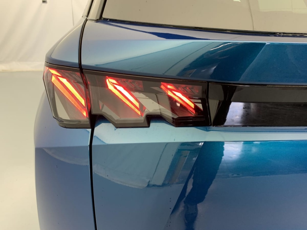 PEUGEOT 5008 Hybrid 145 e-DCS6 GT - ref: 1-383421 - Photo 12