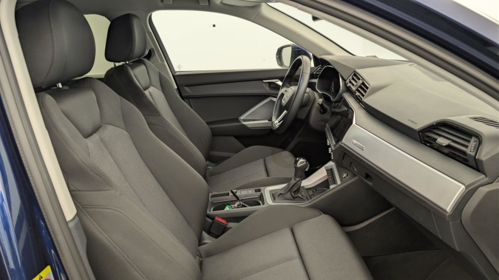 AUDI Q3 35 TDI 150 ch S tronic 7 Design - ref: 1-383608 - Photo 9