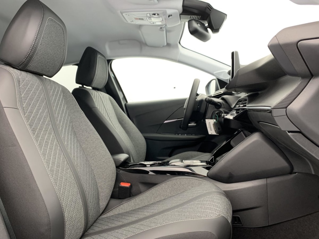 PEUGEOT 208 Hybrid 110 ch e-DCS6 Allure - ref: 1-383984 - Photo 9