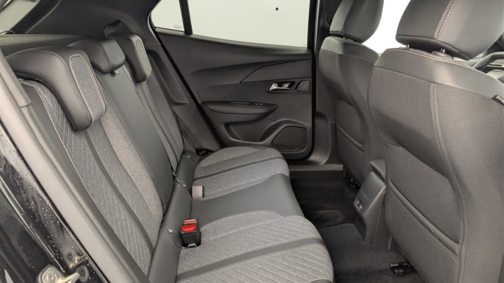 PEUGEOT 2008 100 S S BVM6 Allure - ref: 1-384638 - Photo 10