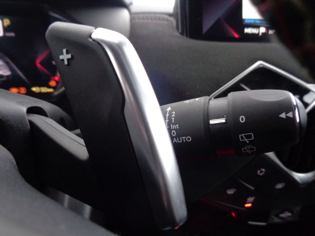 DS ds3 crossback 1.5 BLUEHDI 130 BVA PERF. LINE - ref: 2-659391 - Photo 4