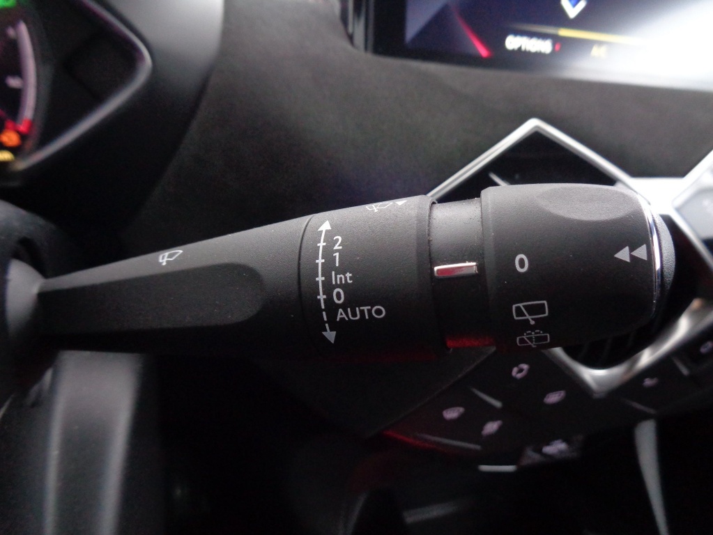 DS ds3 crossback 1.5BLUEHDI 110 PERFORMANCE LINE - ref: 2-660932 - Photo 10