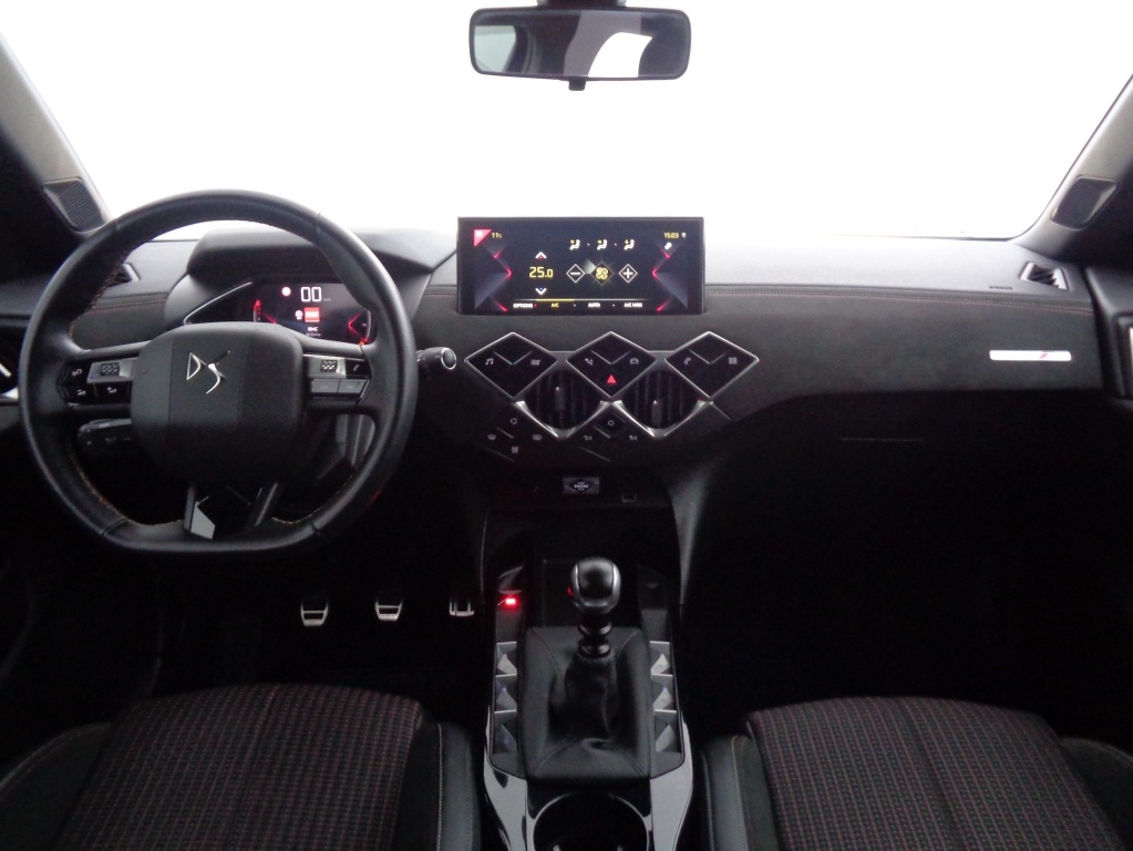 DS ds3 crossback 1.5BLUEHDI 110 PERFORMANCE LINE - ref: 2-660932 - Photo 2