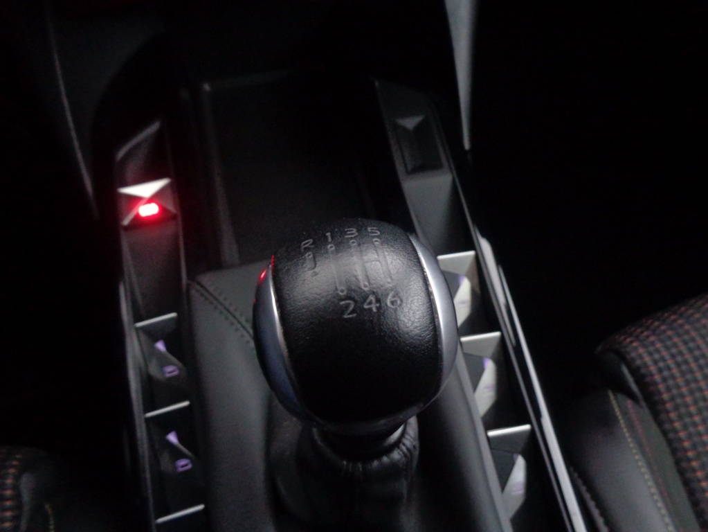 DS ds3 crossback 1.5BLUEHDI 110 PERFORMANCE LINE - ref: 2-660932 - Photo 6