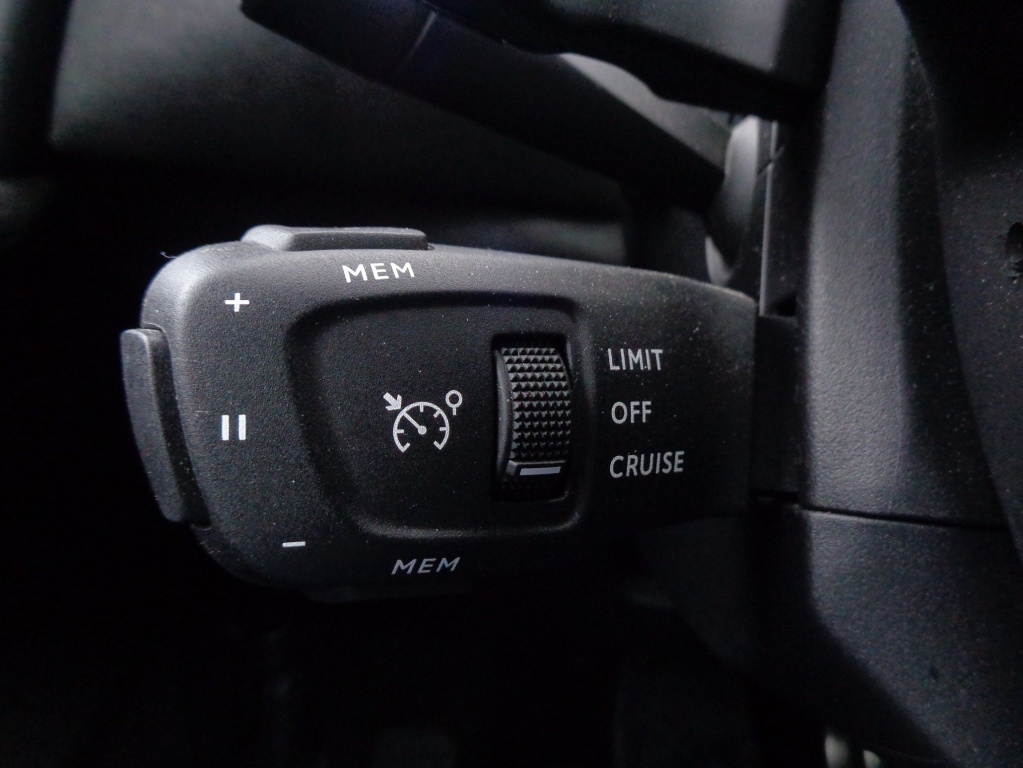 DS ds3 crossback 1.5BLUEHDI 110 PERFORMANCE LINE - ref: 2-660932 - Photo 8