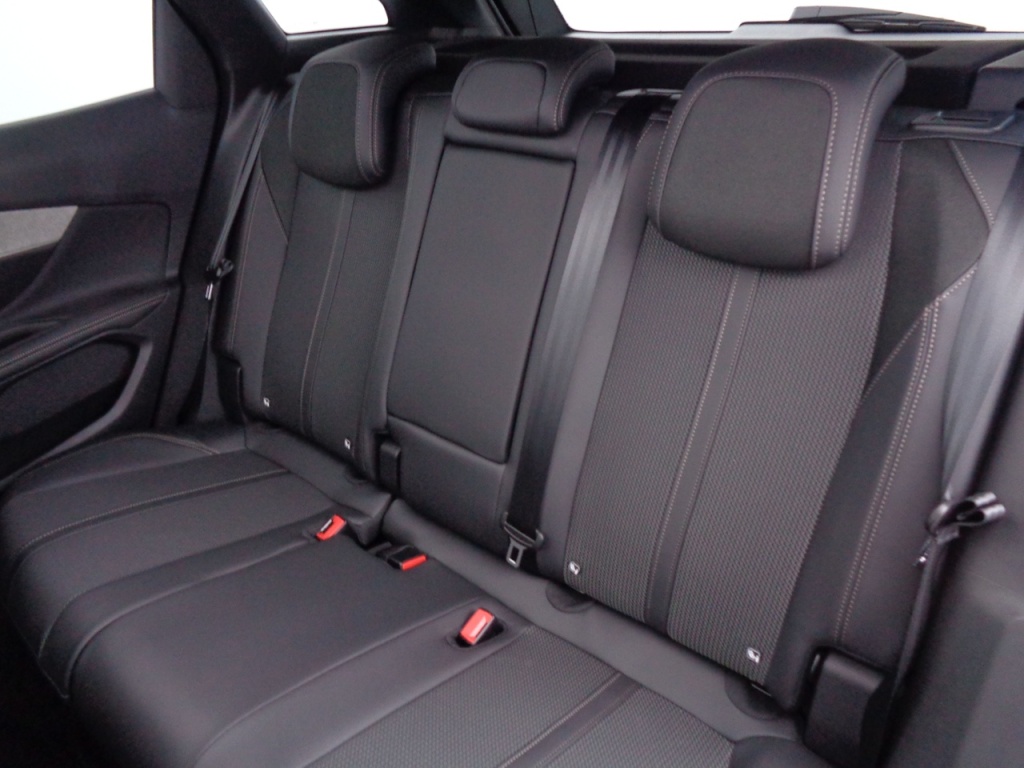 PEUGEOT 3008 1.2 PURETECH 130CH GT - ref: 2-674770 - Photo 10