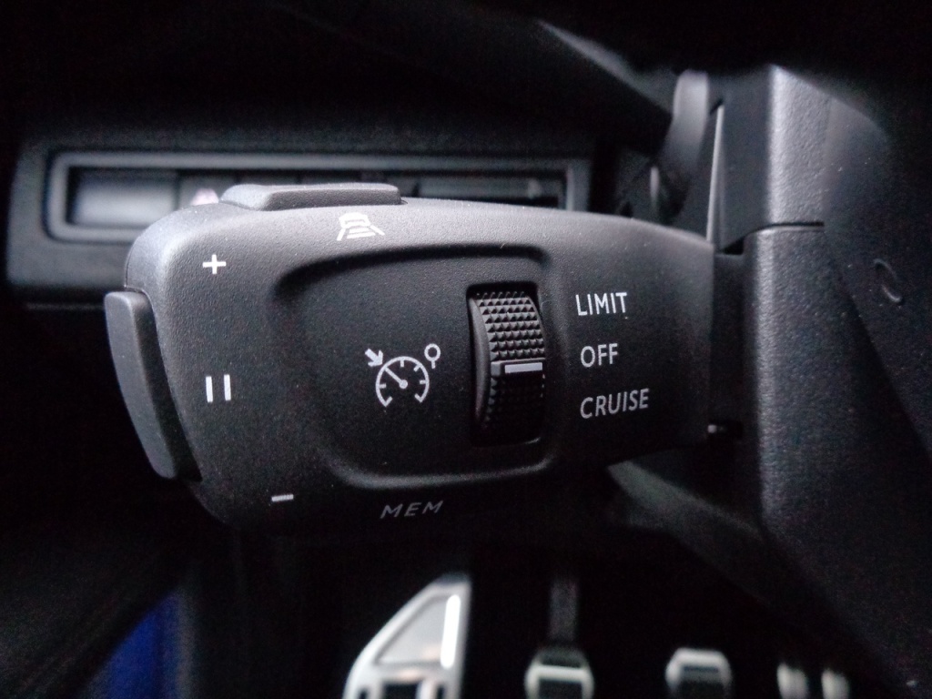 PEUGEOT 3008 1.2 PURETECH 130CH GT - ref: 2-674770 - Photo 4