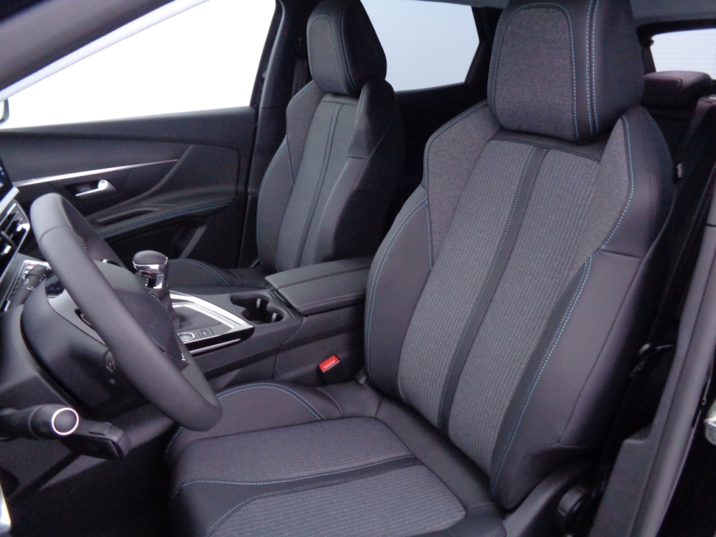 PEUGEOT 3008 1.2 PURETECH 130CH ALLURE - ref: 2-675348 - Photo 18