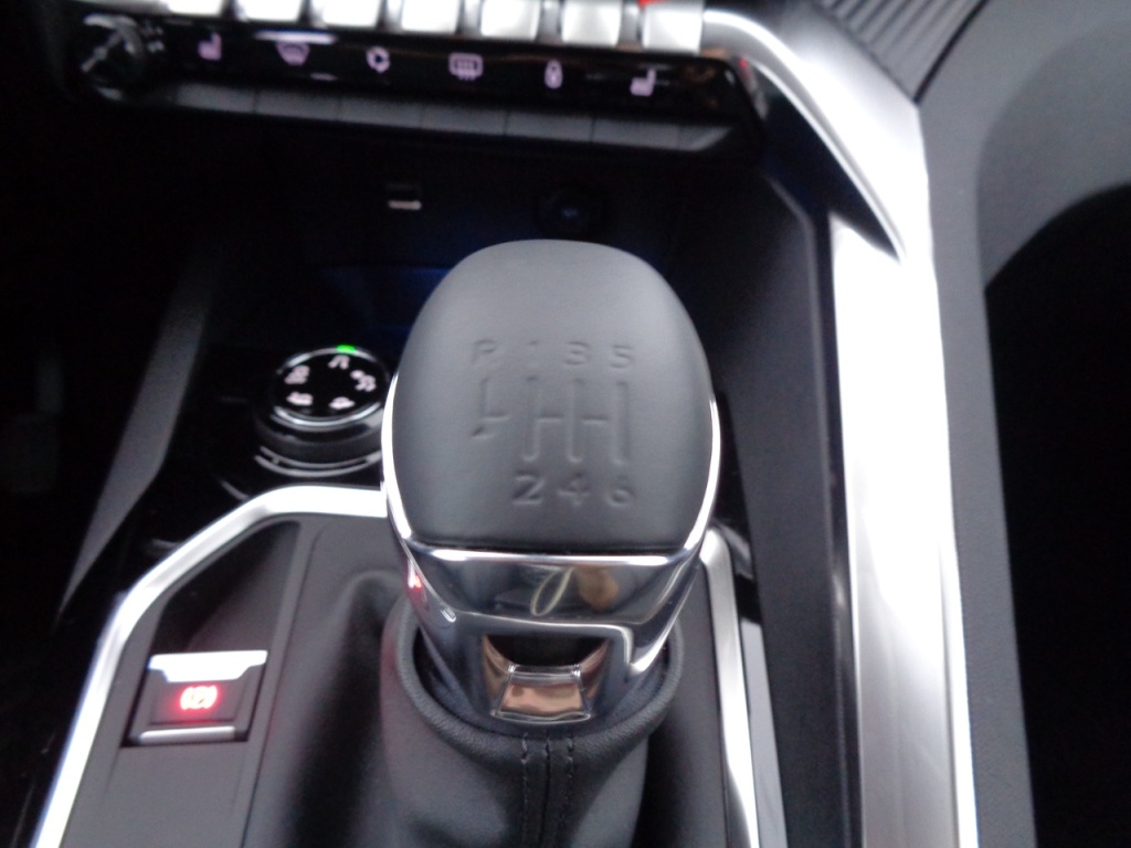 PEUGEOT 3008 1.2 PURETECH 130CH ALLURE - ref: 2-675348 - Photo 7