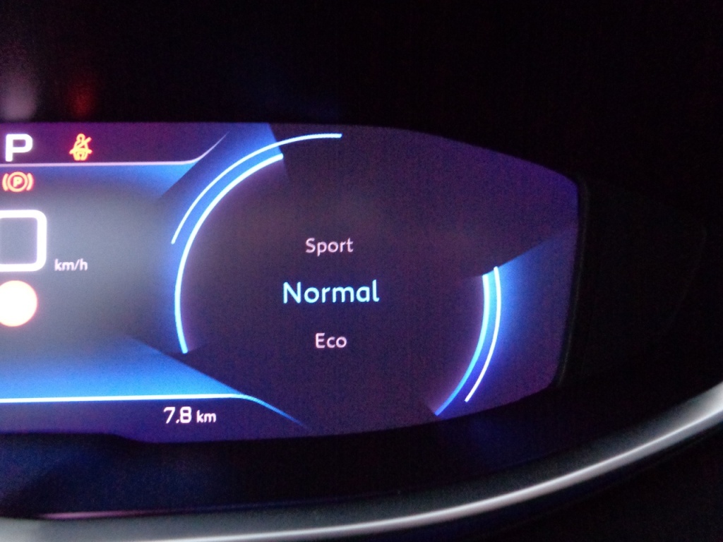 PEUGEOT 5008 1.2 PURETECH 130CH EAT8 ALLURE PACK - ref: 2-677239 - Photo 11