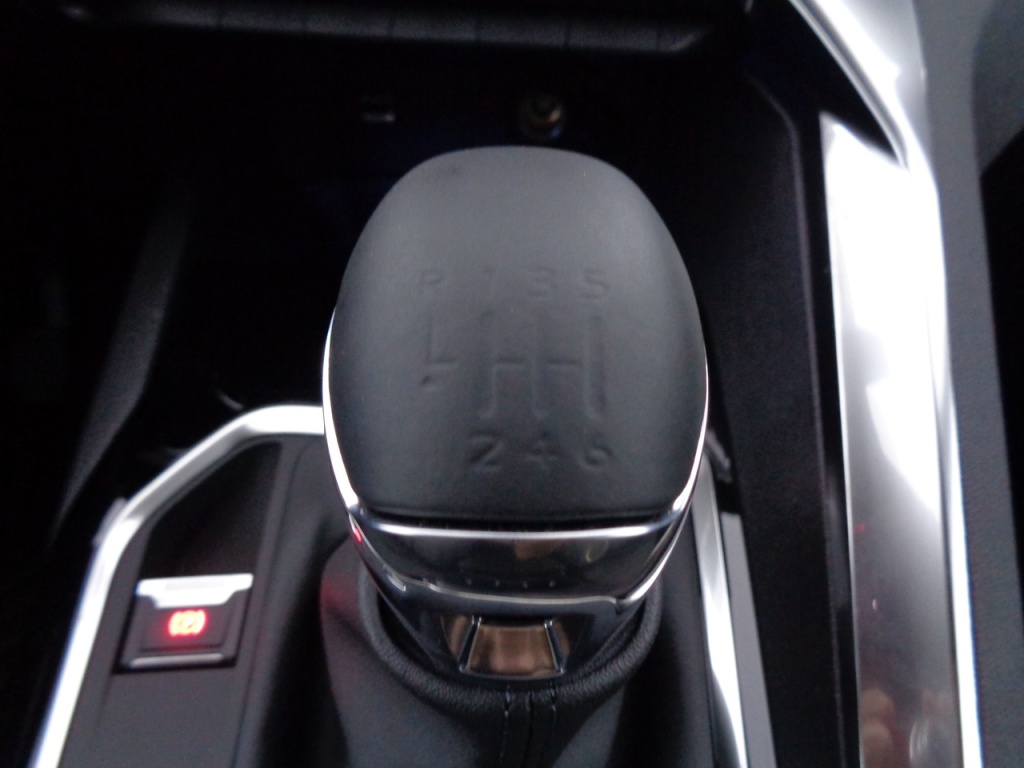 PEUGEOT 3008 1.2 PURETECH 130CH ALLURE PACK - ref: 2-677931 - Photo 9