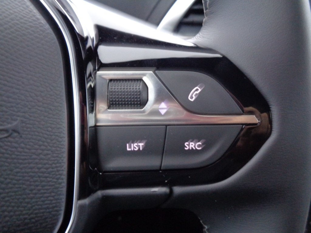 PEUGEOT 3008 1.2 PURETECH 130CH ALLURE PACK - ref: 2-678446 - Photo 10