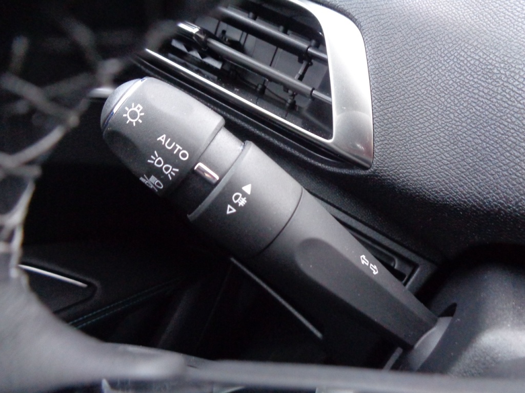 PEUGEOT 3008 1.2 PURETECH 130CH ALLURE PACK - ref: 2-678447 - Photo 15