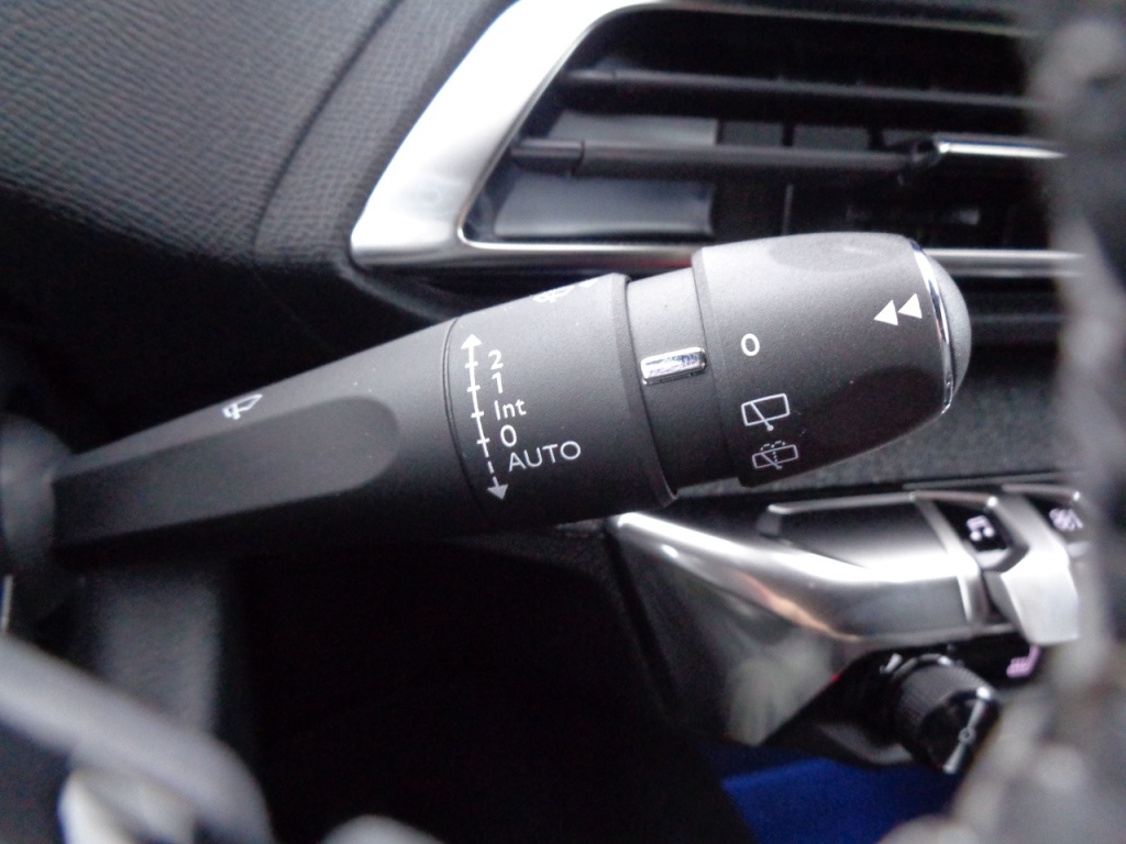 PEUGEOT 3008 1.2 PURETECH 130CH ALLURE PACK - ref: 2-678447 - Photo 16