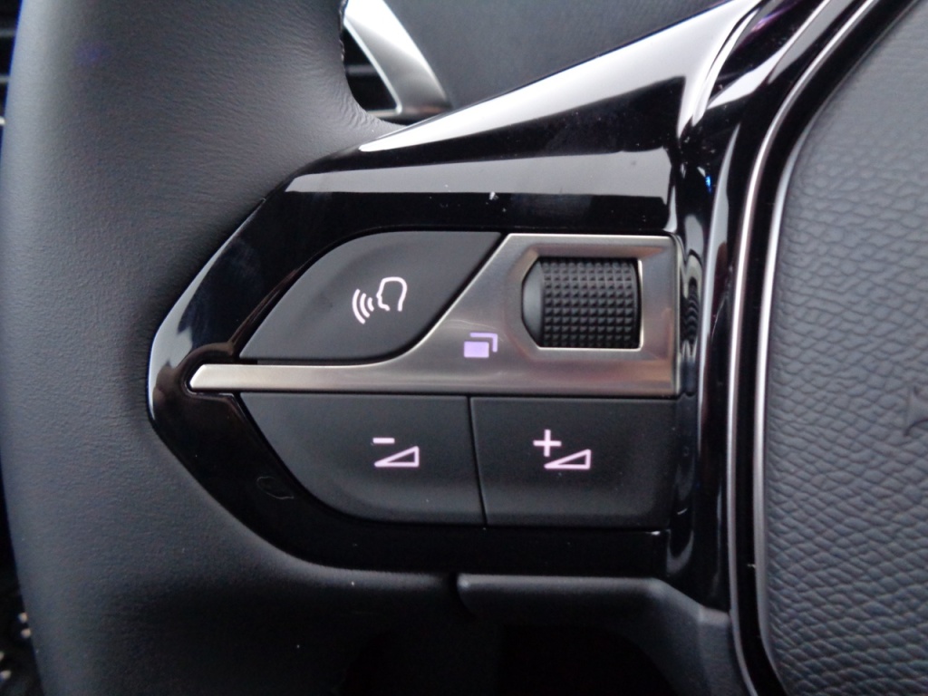 PEUGEOT 3008 1.2 PURETECH 130CH ALLURE PACK - ref: 2-678447 - Photo 9