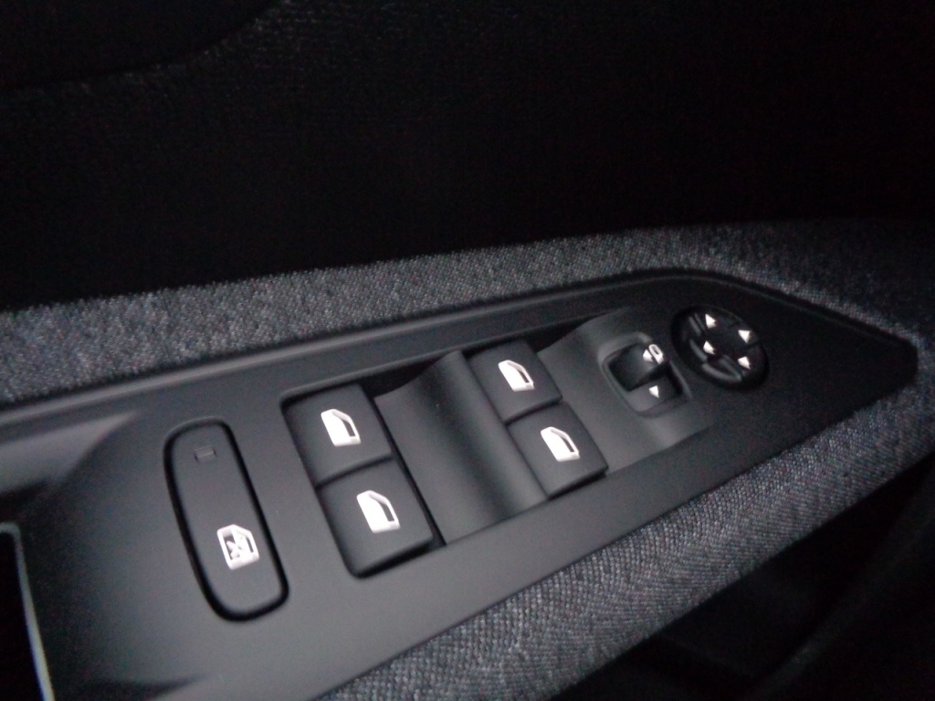 PEUGEOT 5008 1.2 PURETECH 130CH ACTIVE PACK - ref: 2-683787 - Photo 18