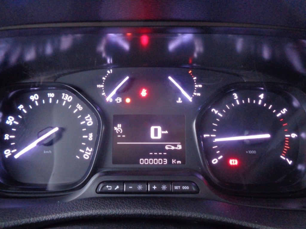 PEUGEOT EXPERT CABINE APPROFONDIE LONG 2.0 BLUEHDI 140CH CONFORT PLUS - ref: 2-685660 - Photo 14