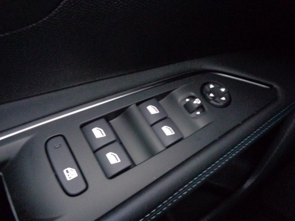 PEUGEOT 3008 1.2 PURETECH 130CH ALLURE PACK - ref: 2-703012 - Photo 11