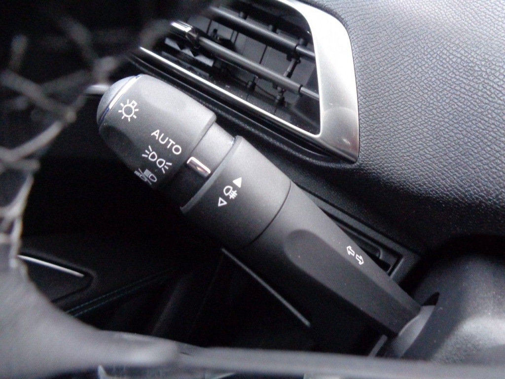 PEUGEOT 3008 1.2 PURETECH 130CH ALLURE PACK - ref: 2-703012 - Photo 15