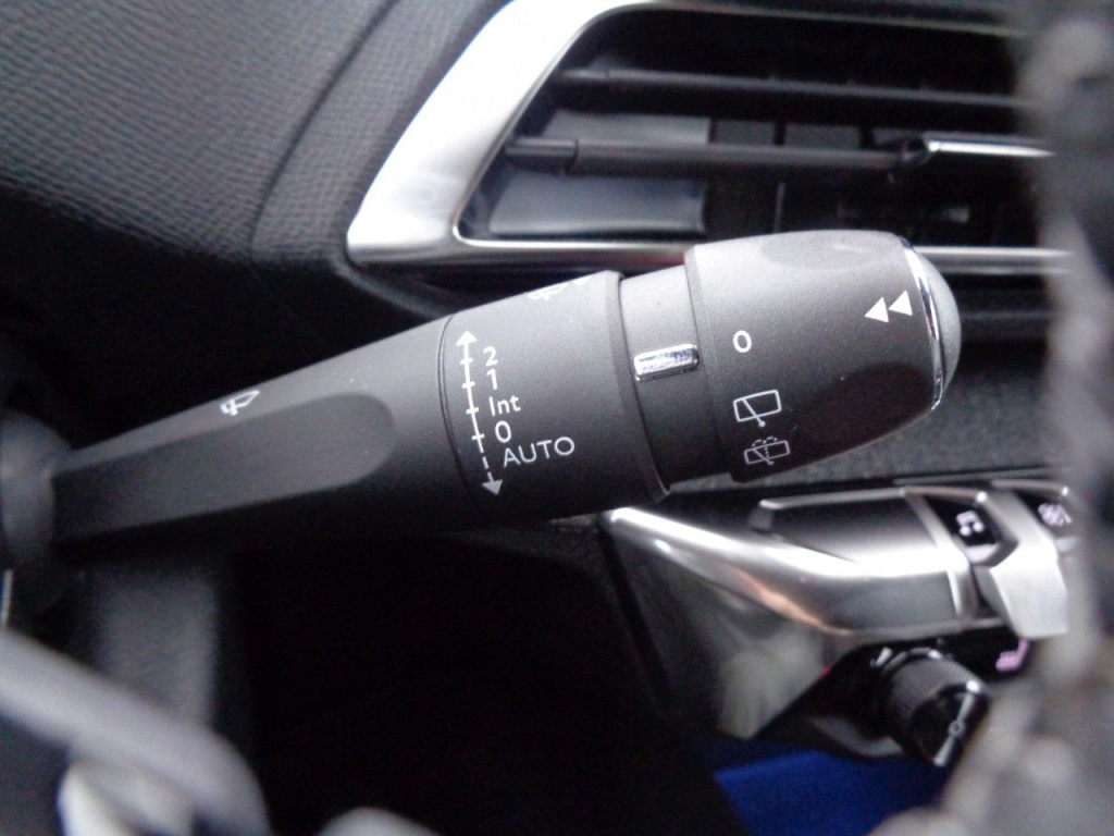 PEUGEOT 3008 1.2 PURETECH 130CH ALLURE PACK - ref: 2-703012 - Photo 16